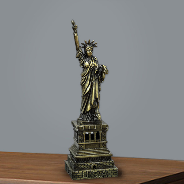 Mô hình tượng nữ thần tự do cao 18 cm (Màu Vàng Rêu)