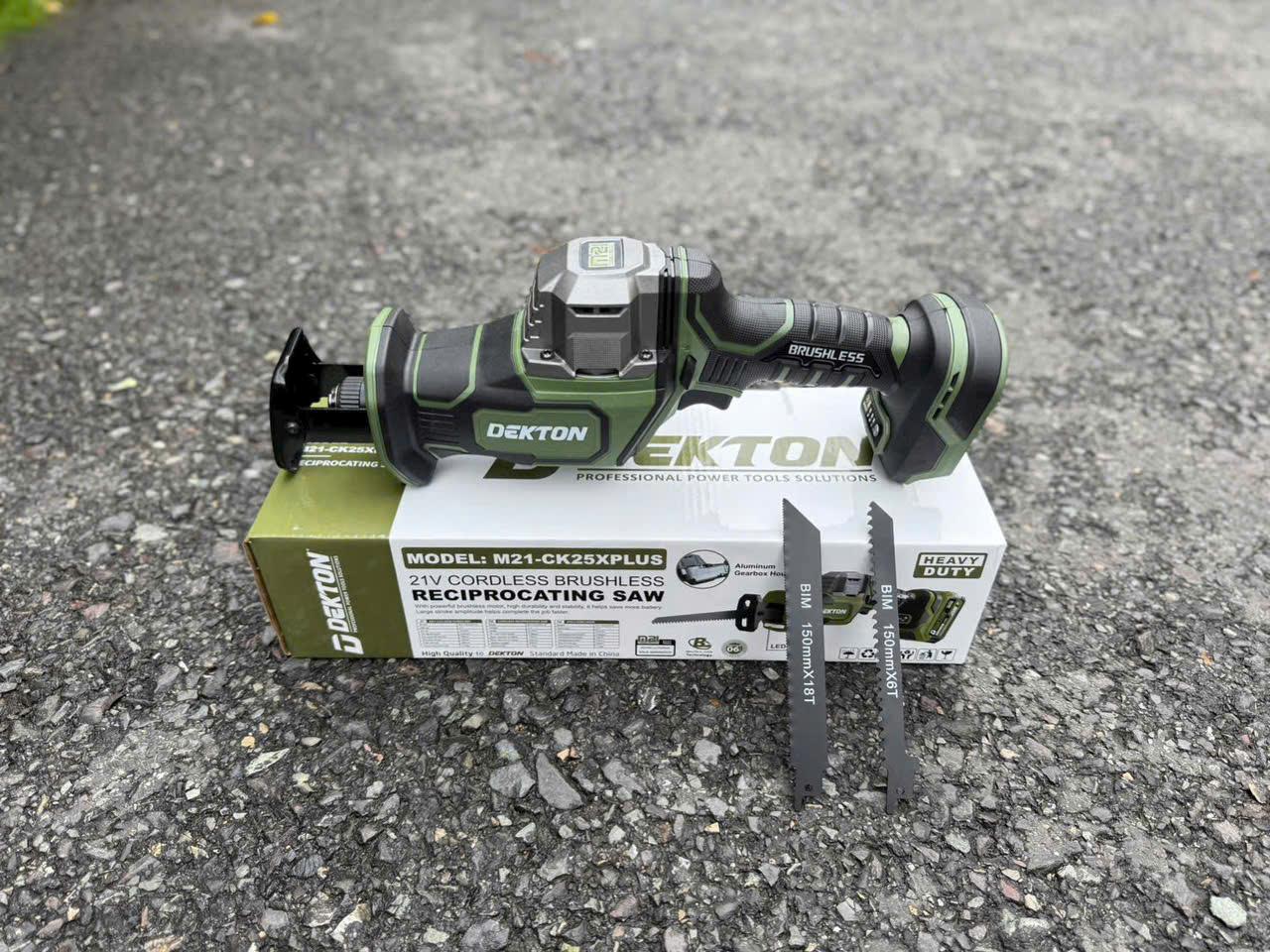 THÂN MÁY CƯA KIẾM PIN 21V BRUSHLESS MÀU OLIVE HÀNH TRÌNH 25.4MM M21-CK25XPLUS DEKTON - HÀNG CHÍNH HÃNG