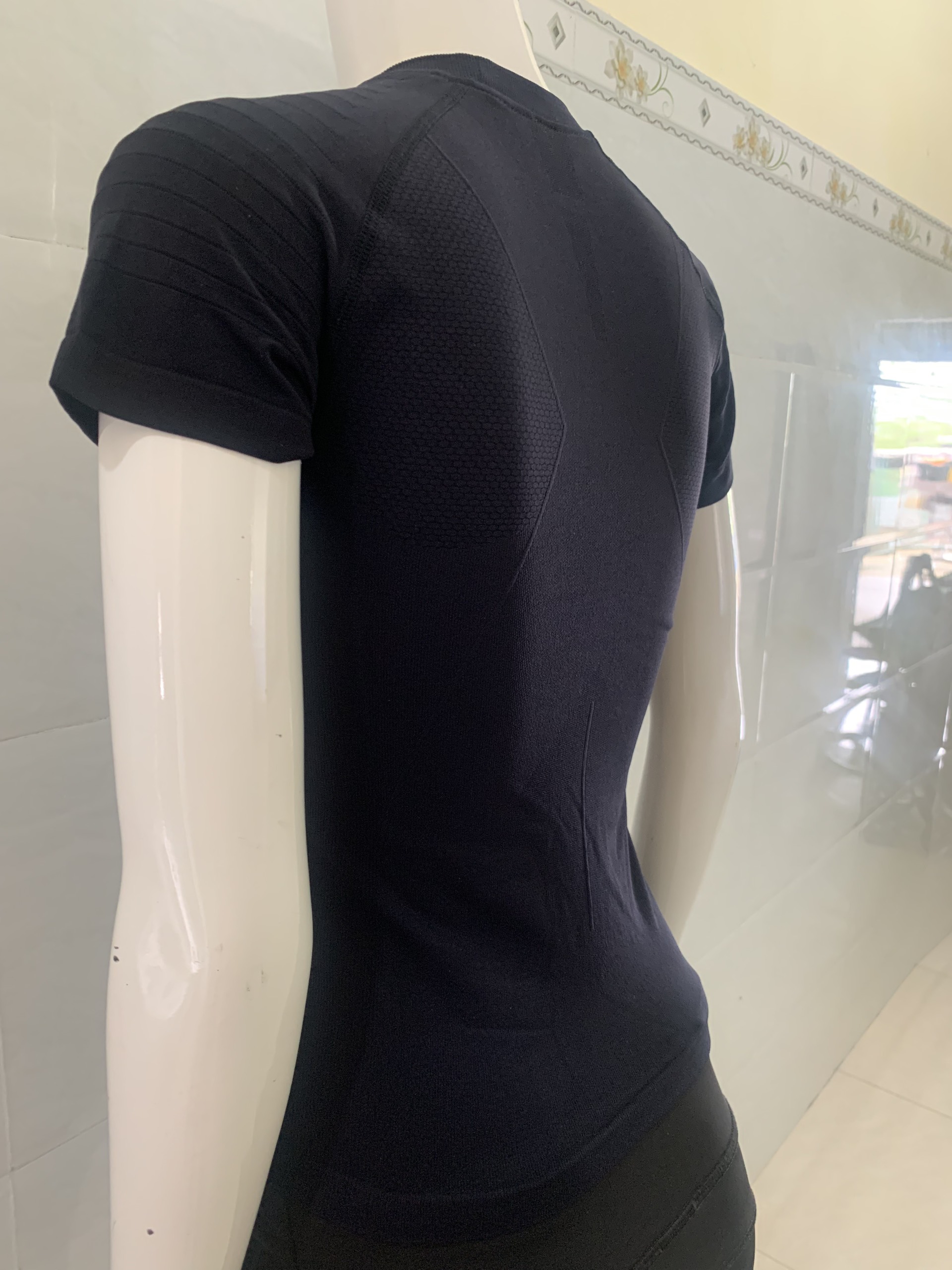 Áo Thun Nữ Cộc Tay Vải Polyester Cao Cấp Thấm Hút Mồ Hôi Tốt,Vải Xịn K Bai K Nhão