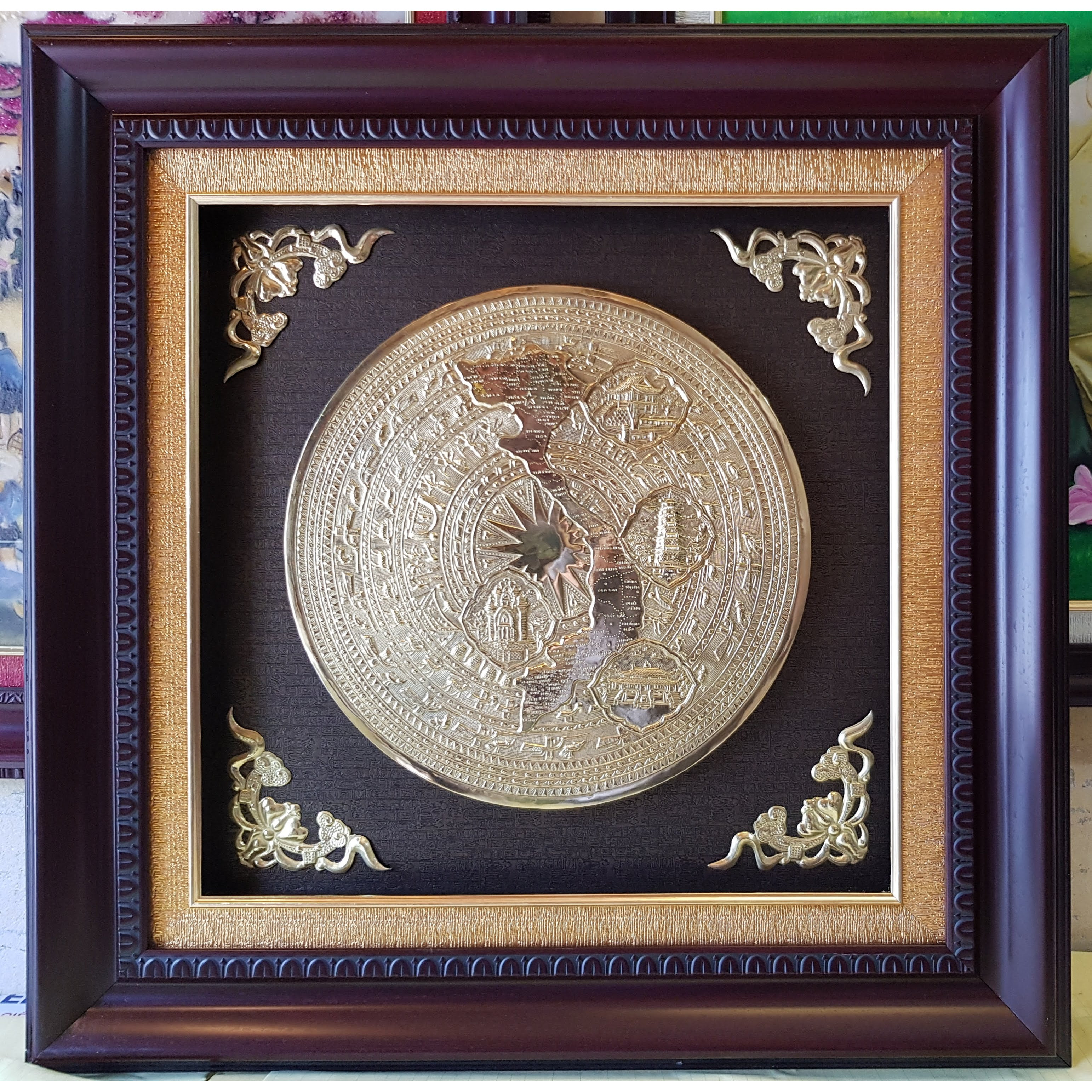 Tranh đồng vàng nguyên chất - Mặt trống đồng ngọc lũ