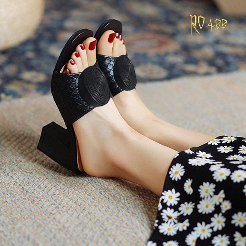 Dép nữ cao gót quai ngang 5 phân hàng hiệu rosata hai màu đen nâu ro400
