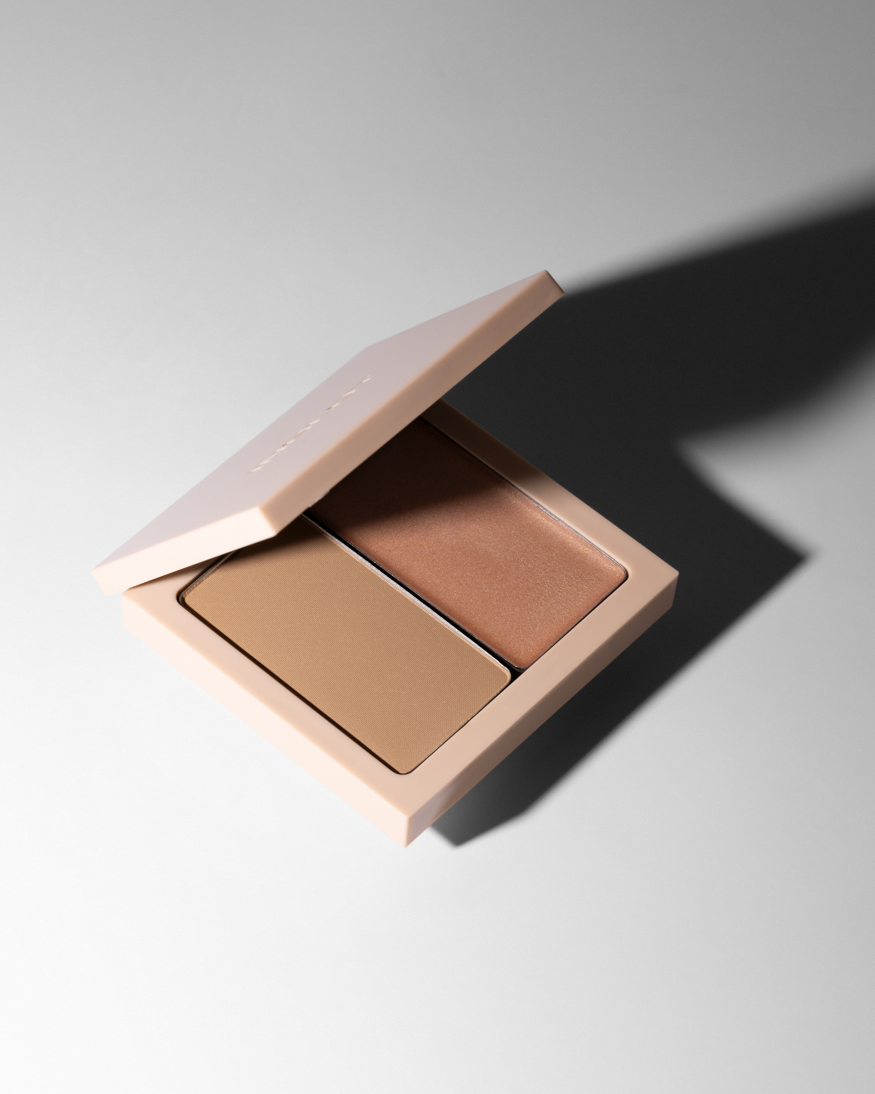 Hộp đựng lõi phấn có gương đế nam châm 4 ô Inglot Freedom System Flexi Palette