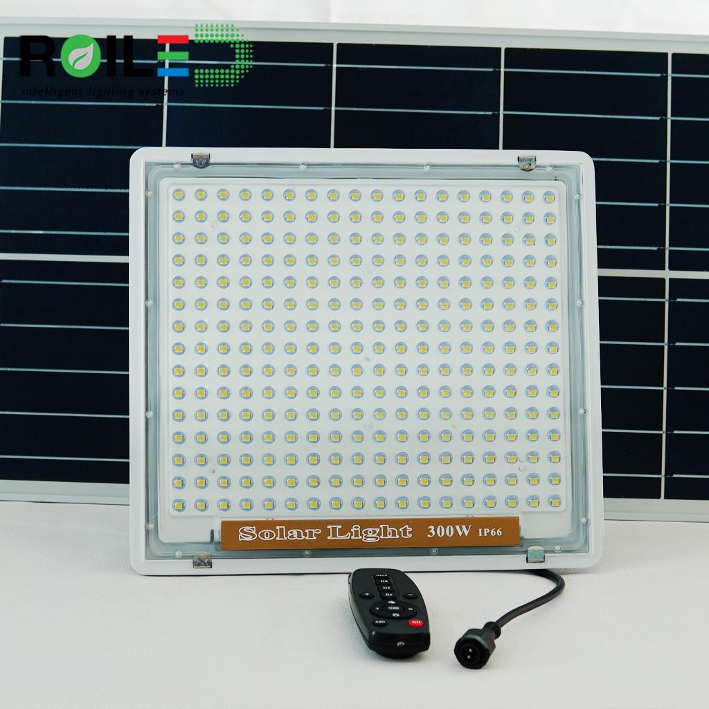 Đèn pha năng lượng mặt trời 300 cao cấp chính hãng Roiled siêu sáng không chói mắt RN-300W