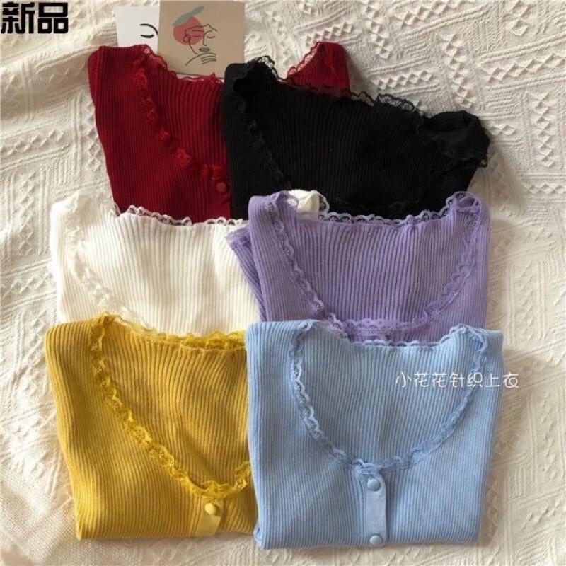 Áo len mongtoghi cộc tay viền ren khuy dáng croptop