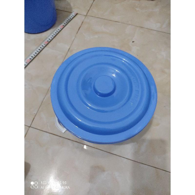 Xô nắp nhựa có tay xách