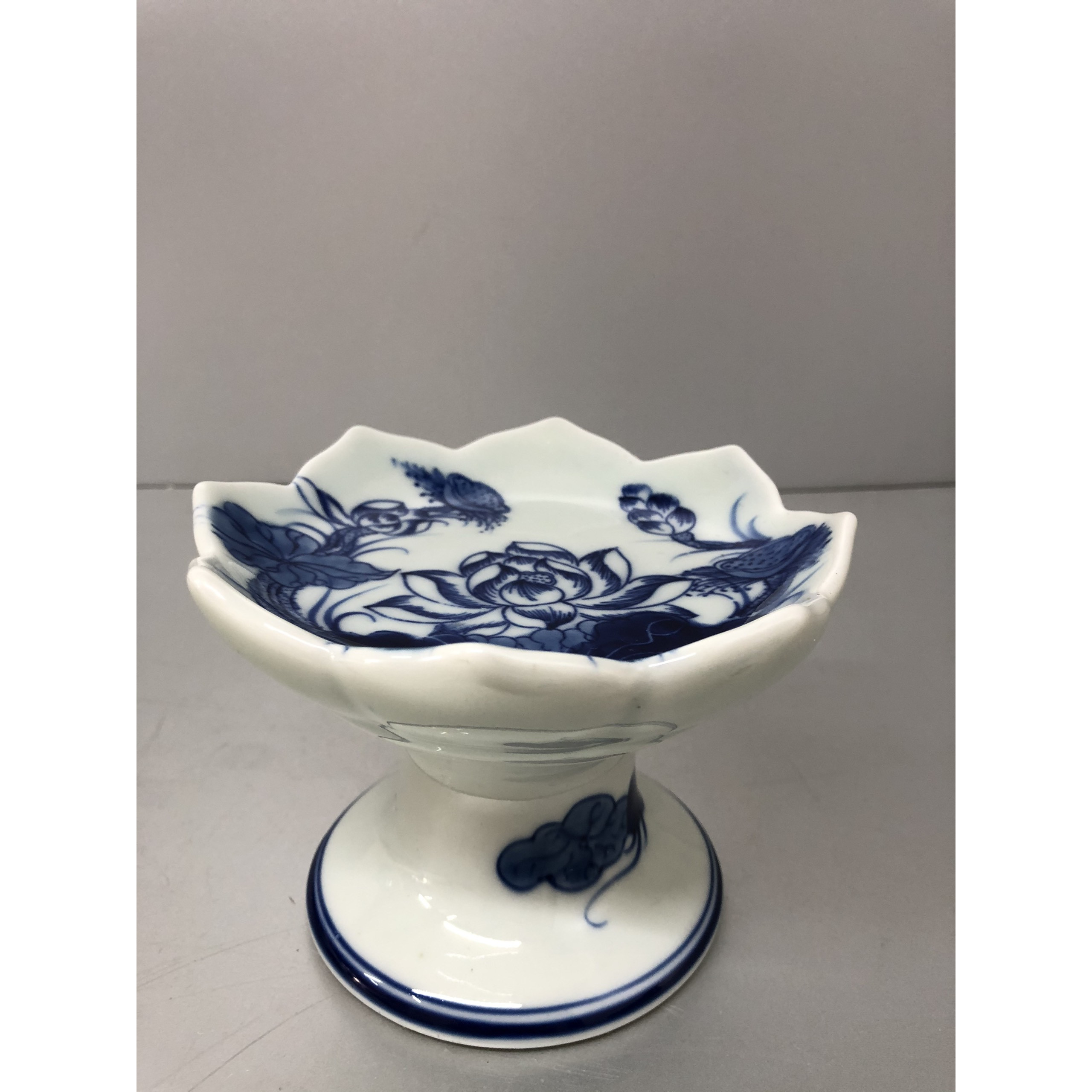 Chân đế nến bằng sứ cỡ to đk 14cm, cao 10 cm