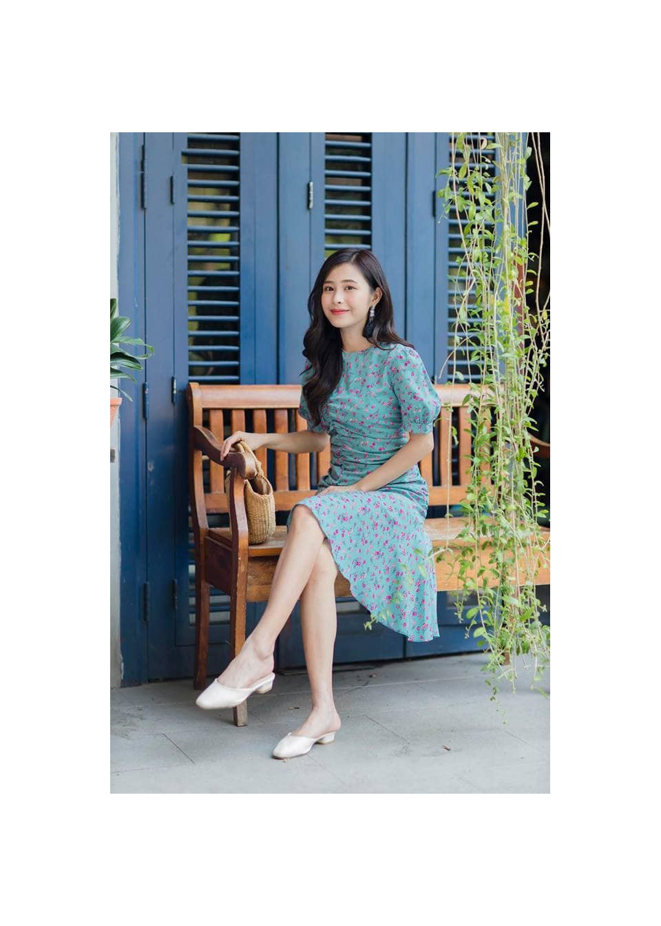 Đầm hoa nhún đuôi cá