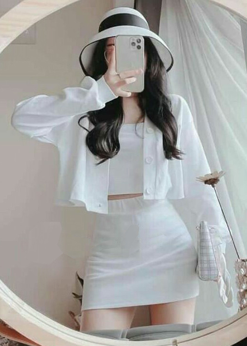 Set Áo Croptop Chân Váy Kèm Áo Thun Lót Trong