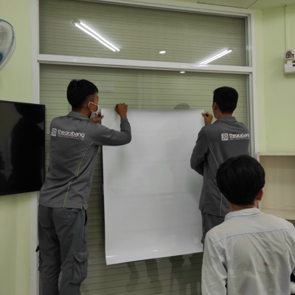 Cuộn Bảng Từ Trắng Hít Nam Châm MAGROLL - KT 60x90cm - Tân Hà - Tặng Phụ Kiện