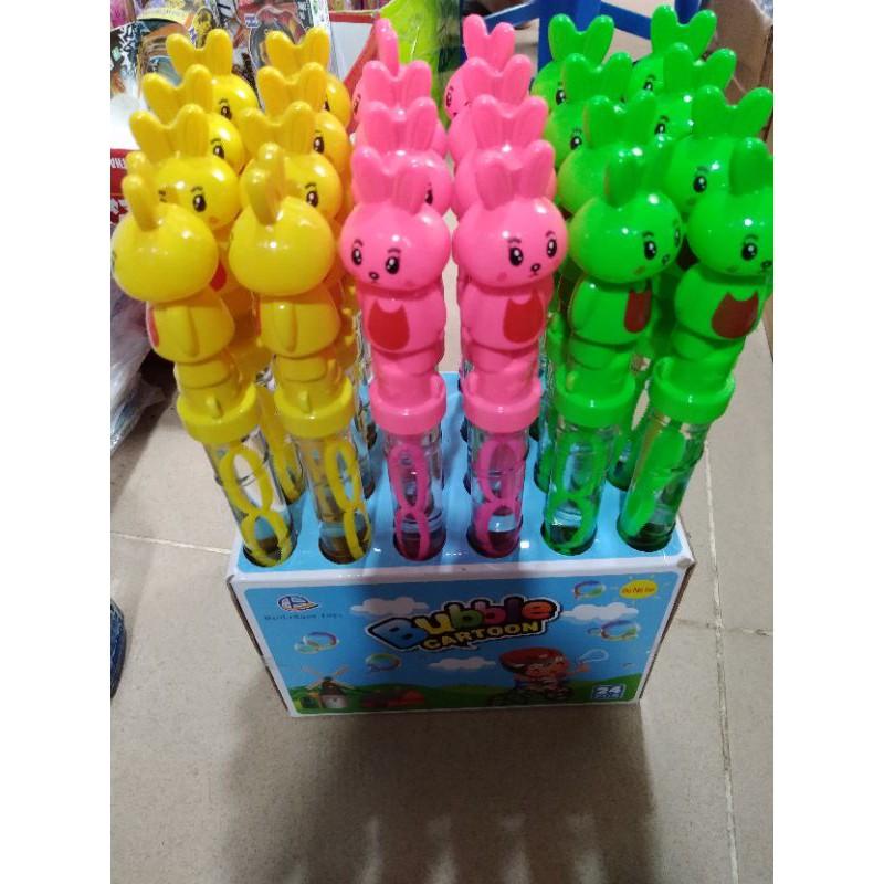 Thổi xà phòng cây giải trí
