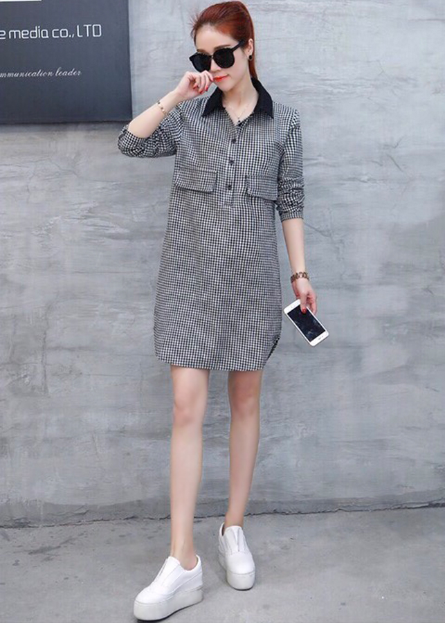 Đầm suông caro cổ đen