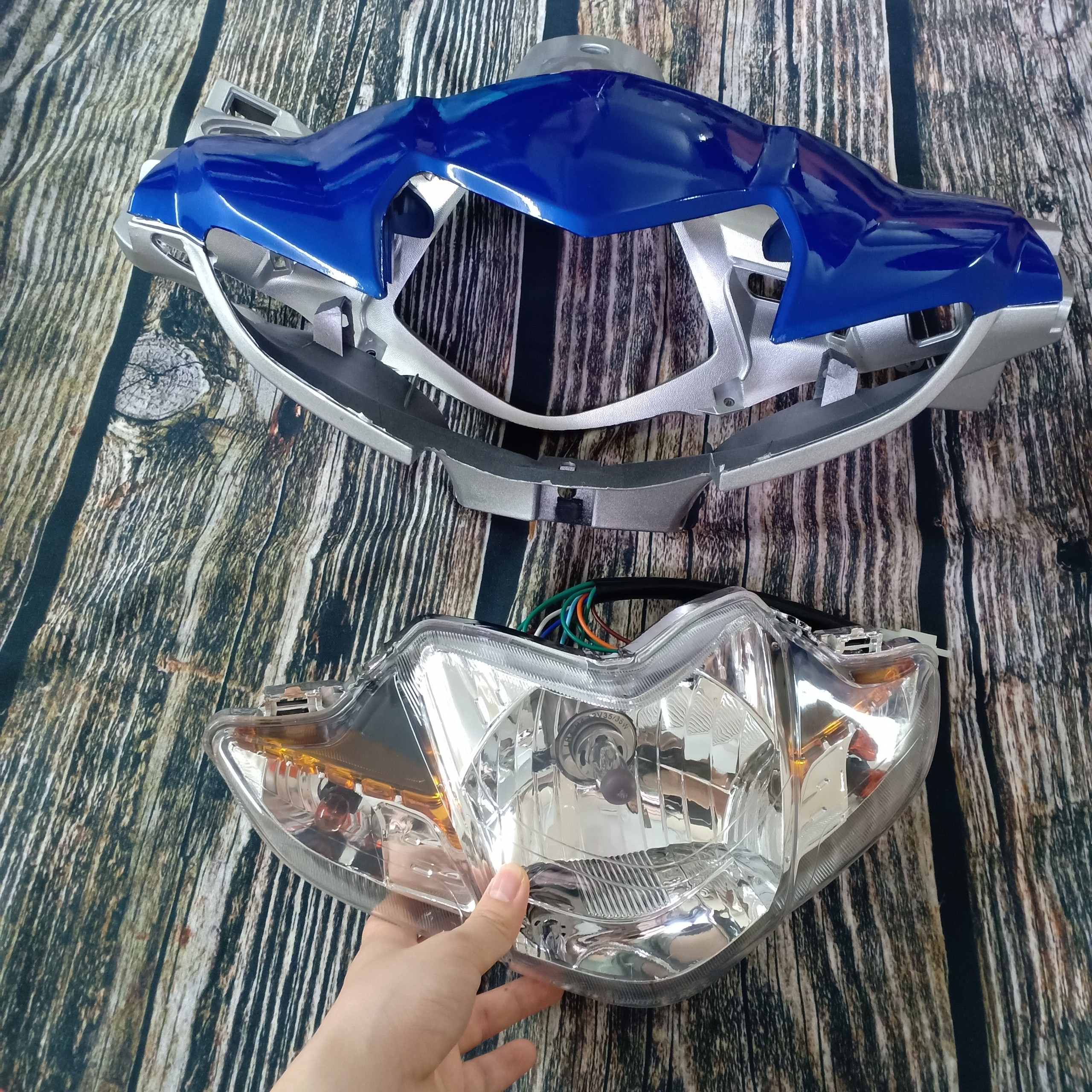 Trọn bộ ốp đầu đèn 4 món dành cho xe Wave RSX110 đời 2010 đến 2012  kèm pha đèn có bóng siêu sáng