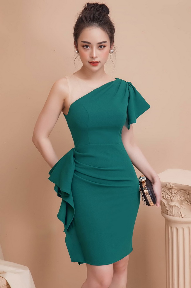 ĐẦM CỔ XÉO MỘT TAY DÚN BÊN EO