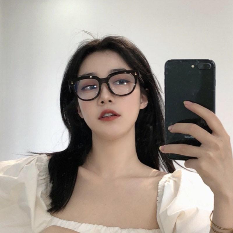 Mắt Kính Gọng Kim Loại Thiết Kế Thời Trang