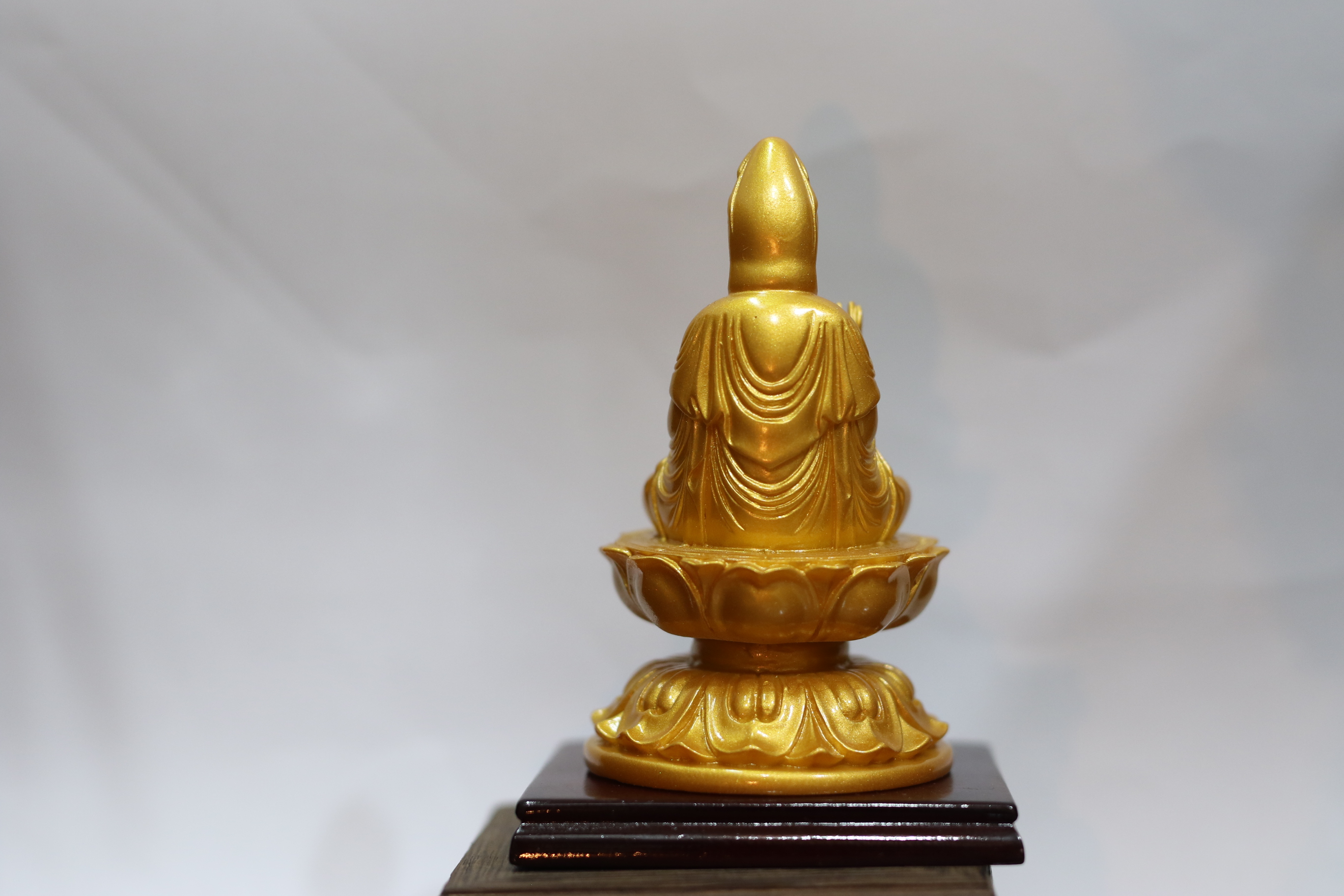 Tượng Quán Thế Âm Ngồi - đáy vuông- Sản phẩm có nhiều Màu lựa chọn