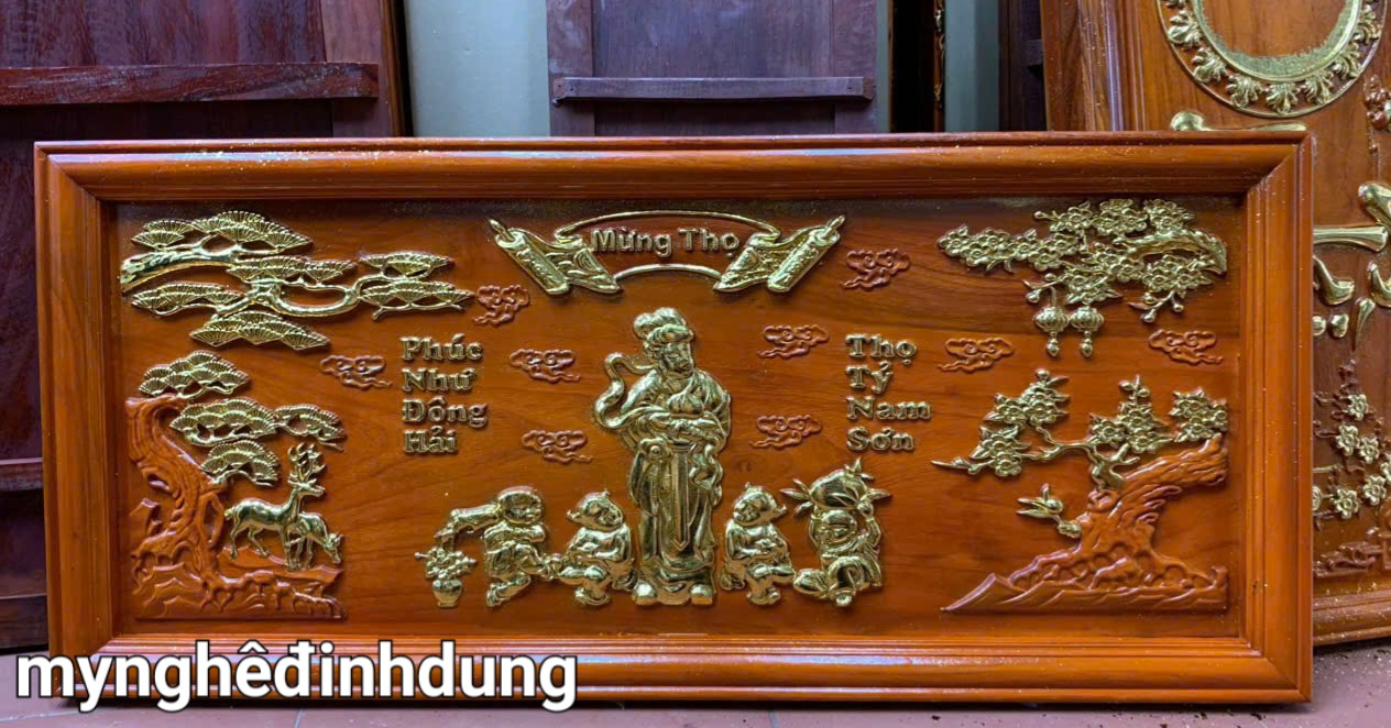 Tranh mừng thọ cụ bà bằng gỗ hương đỏ sơn pu dát vàng cao cấp kt 41×81×3cm