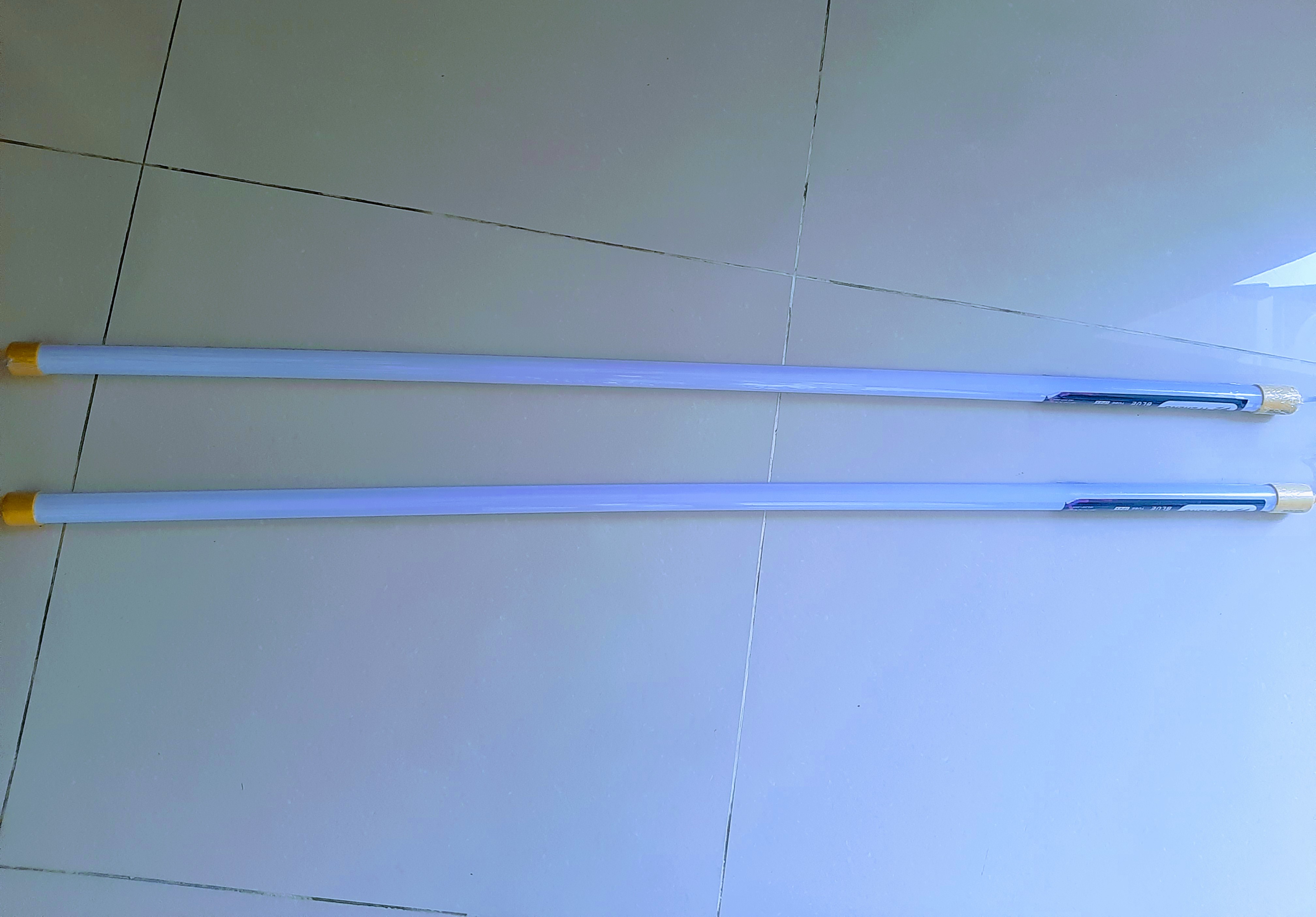 Combo 2 bóng đèn led tuýp 1m2 màu vàng T8 trang trí chống nước 18W, có sẵn phích cắm điện