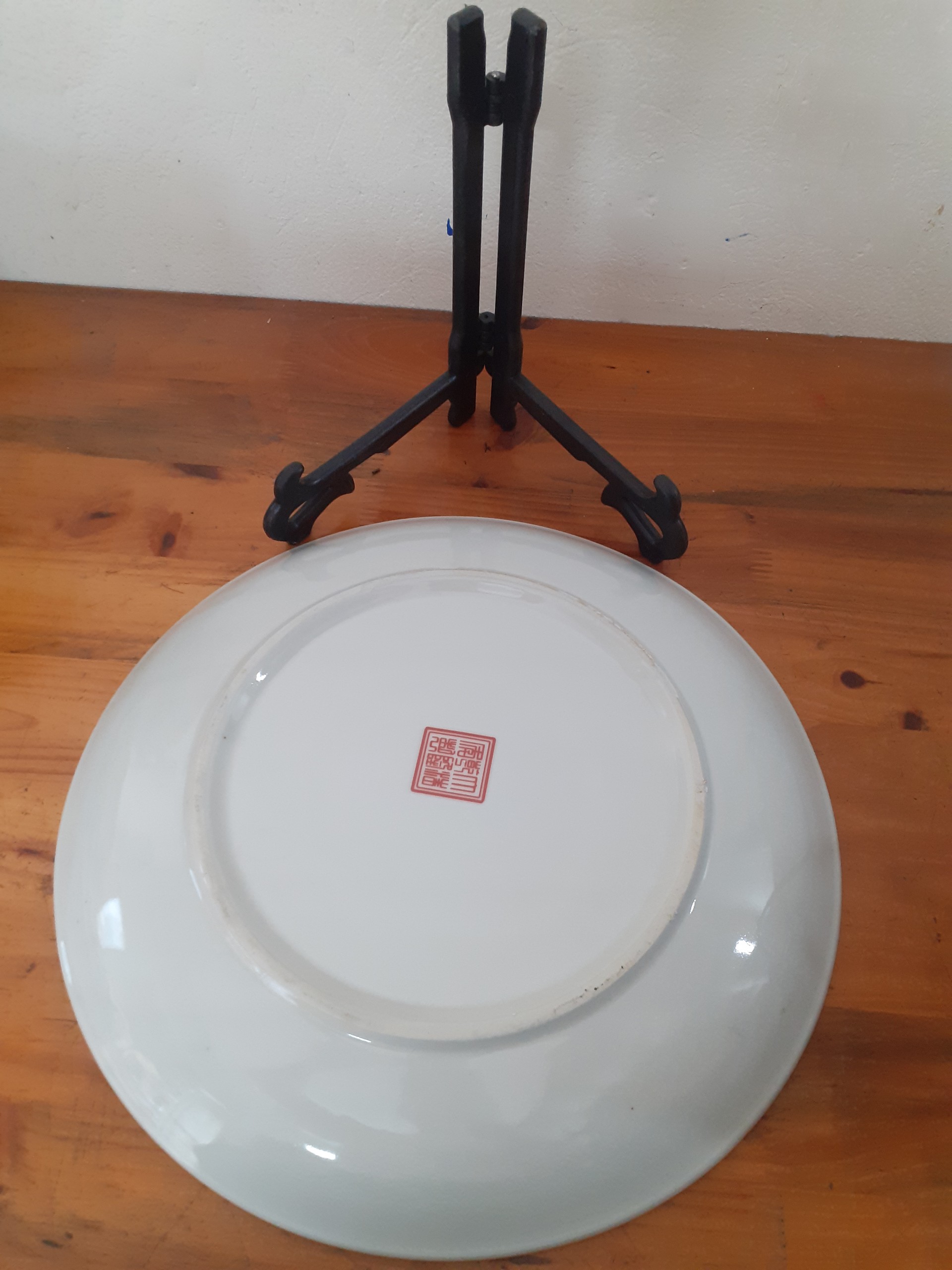 Đĩa sứ Tranh Dân Gian Trung Quốc, đường kính 34cm, có giá đỡ kèm theo - Gốm sứ Giang Tây Trung Quốc