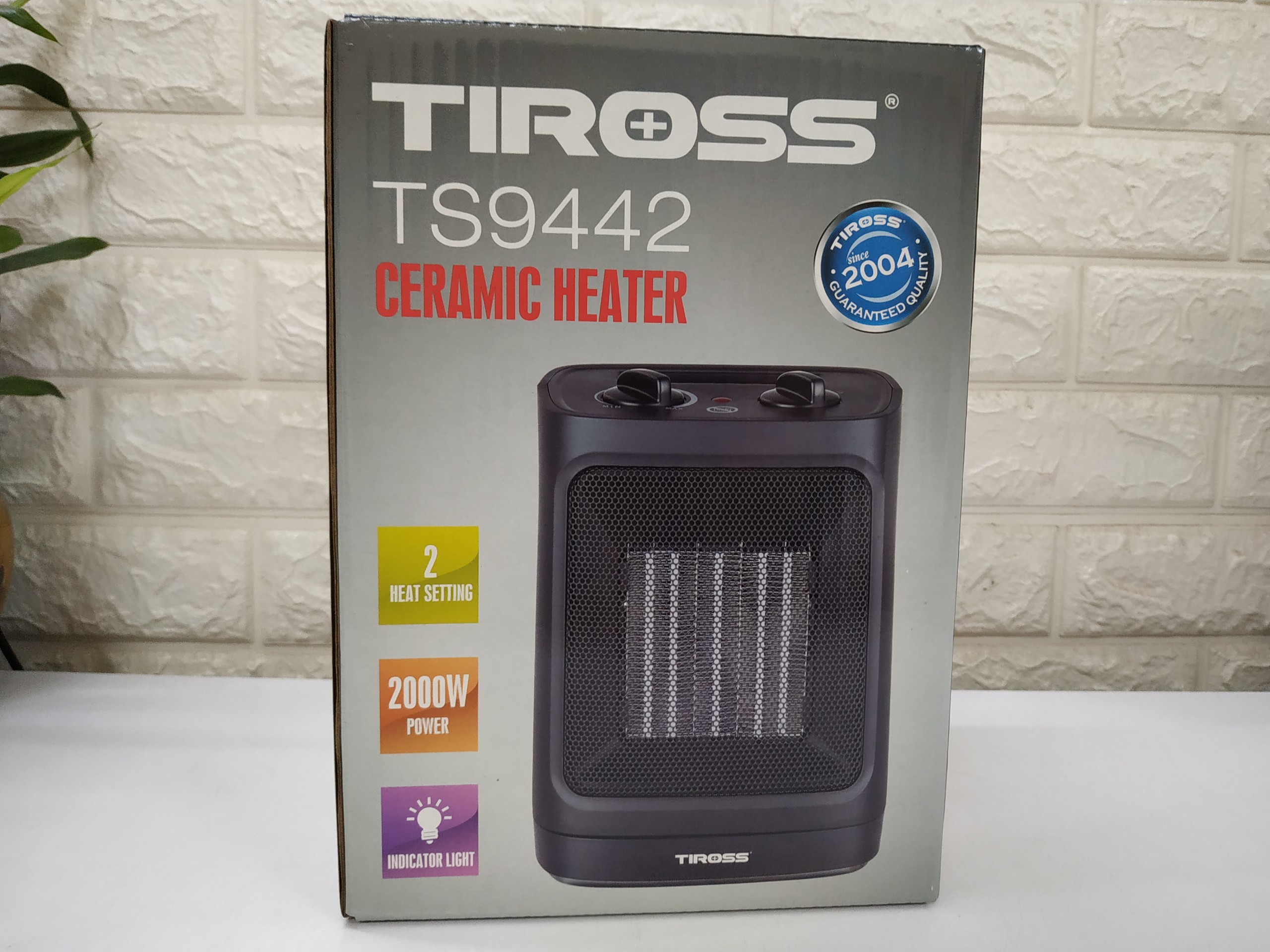 Máy Sưởi Ceramic Tiross TS9442 (2000W) - Hàng Chính Hãng