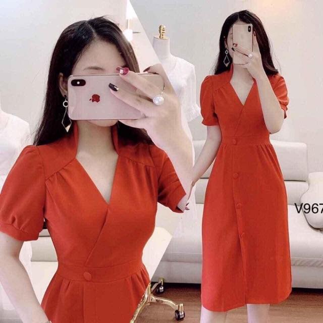Đầm thiết kế cổ trụ