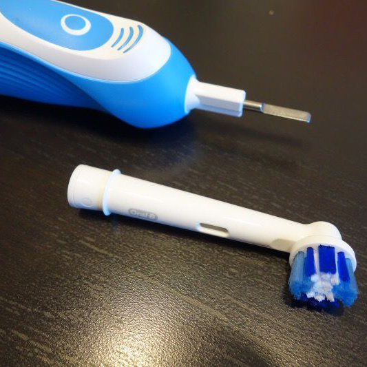 Bàn chải đánh răng pin Oral B Pro Health DB4510 - Hàng chính hãng