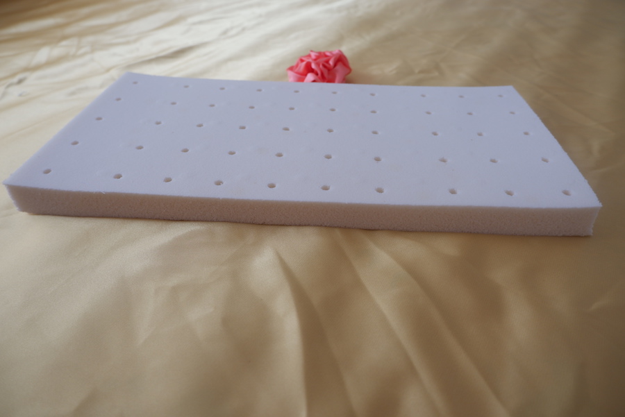 Gối cao su trẻ em Gold Kiddy 20*40*2,5cm