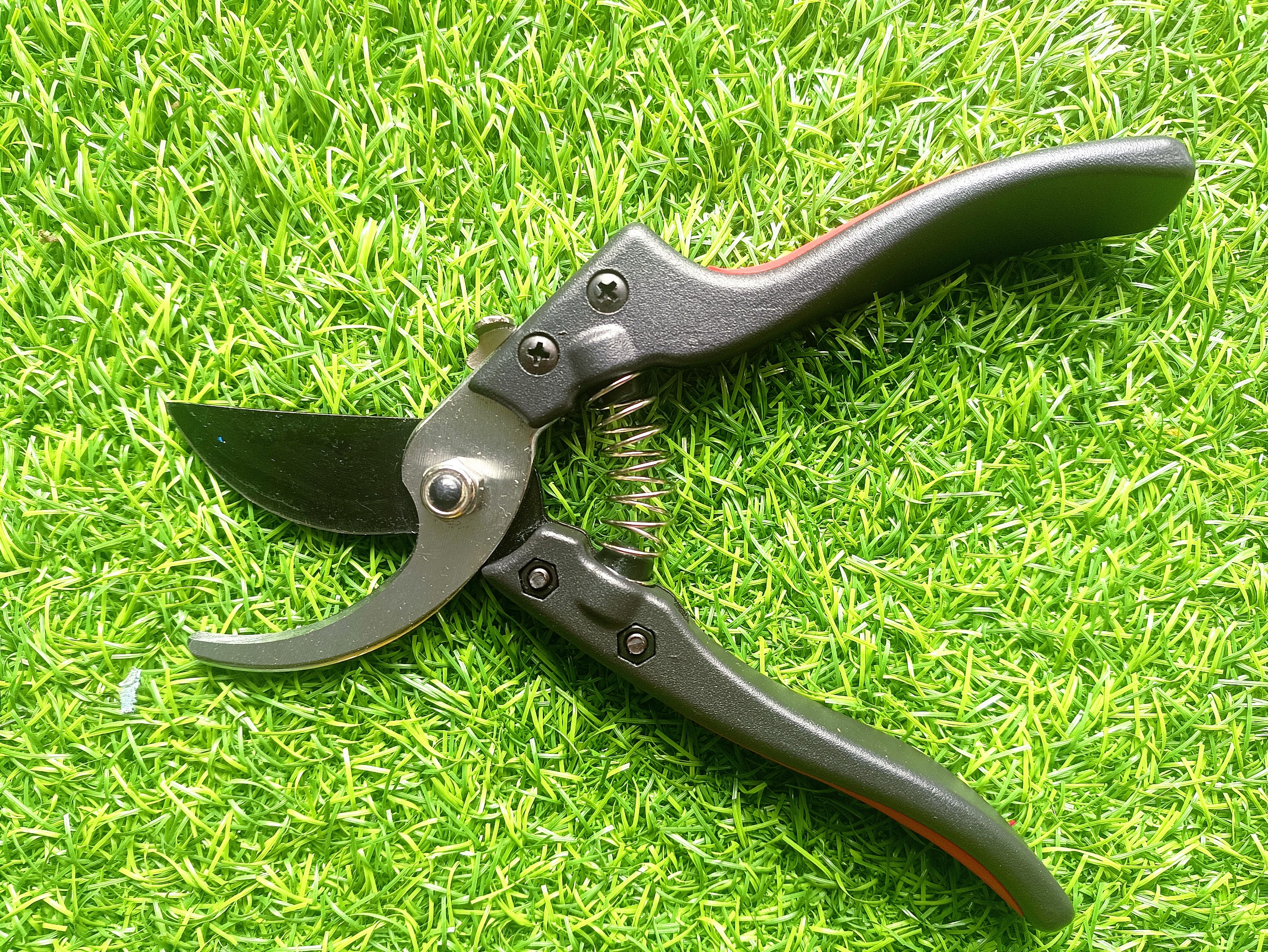 KÉO CẮT CÀNH NHẬT SK5 ĐỎ ĐEN