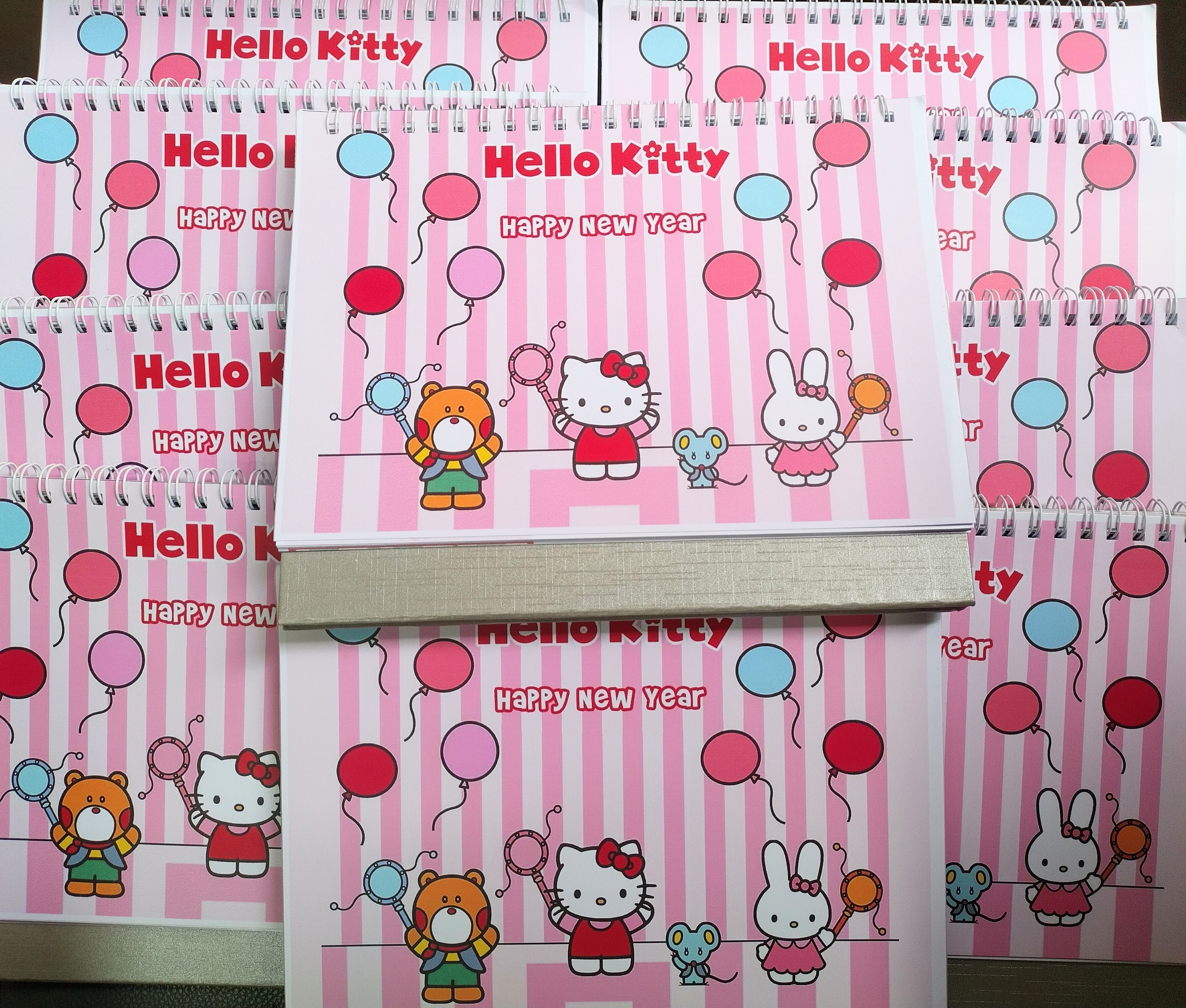 LỊCH ĐỂ BÀN HELLO KITTY