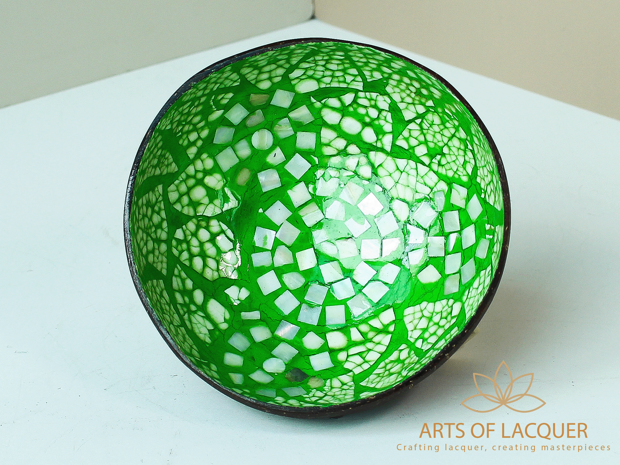 Bát Dừa Khảm Vỏ Trai Màu Xanh Ngọc Lục Bảo