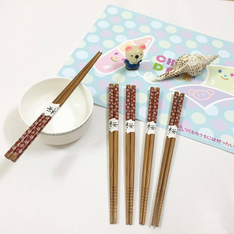 Set 5 đôi đũa hoa đỏ