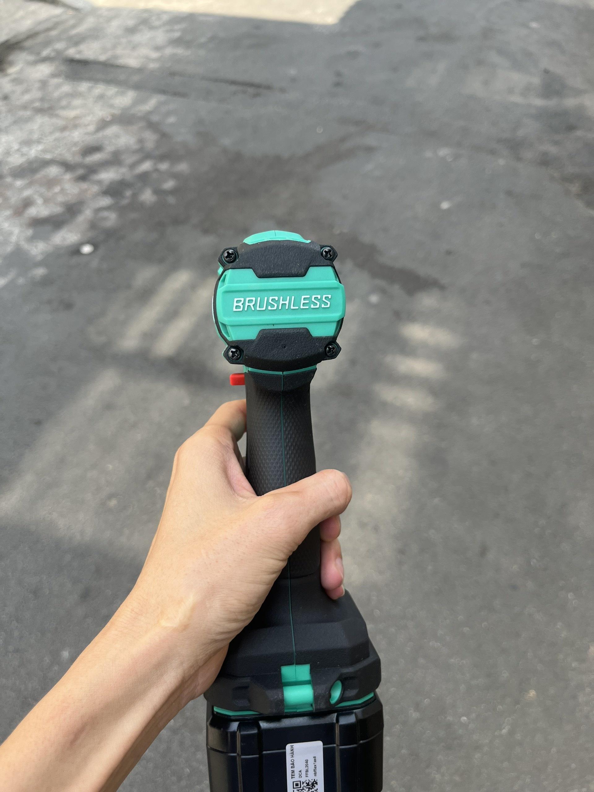 MÁY KHOAN ĐỘNG LỰC KHÔNG CHỔI THAN DÙNG PIN DCA ADJZ2060iZ (KHÔNG KÈM PIN VÀ SẠC) -  HÀNG CHÍNH HÃNG