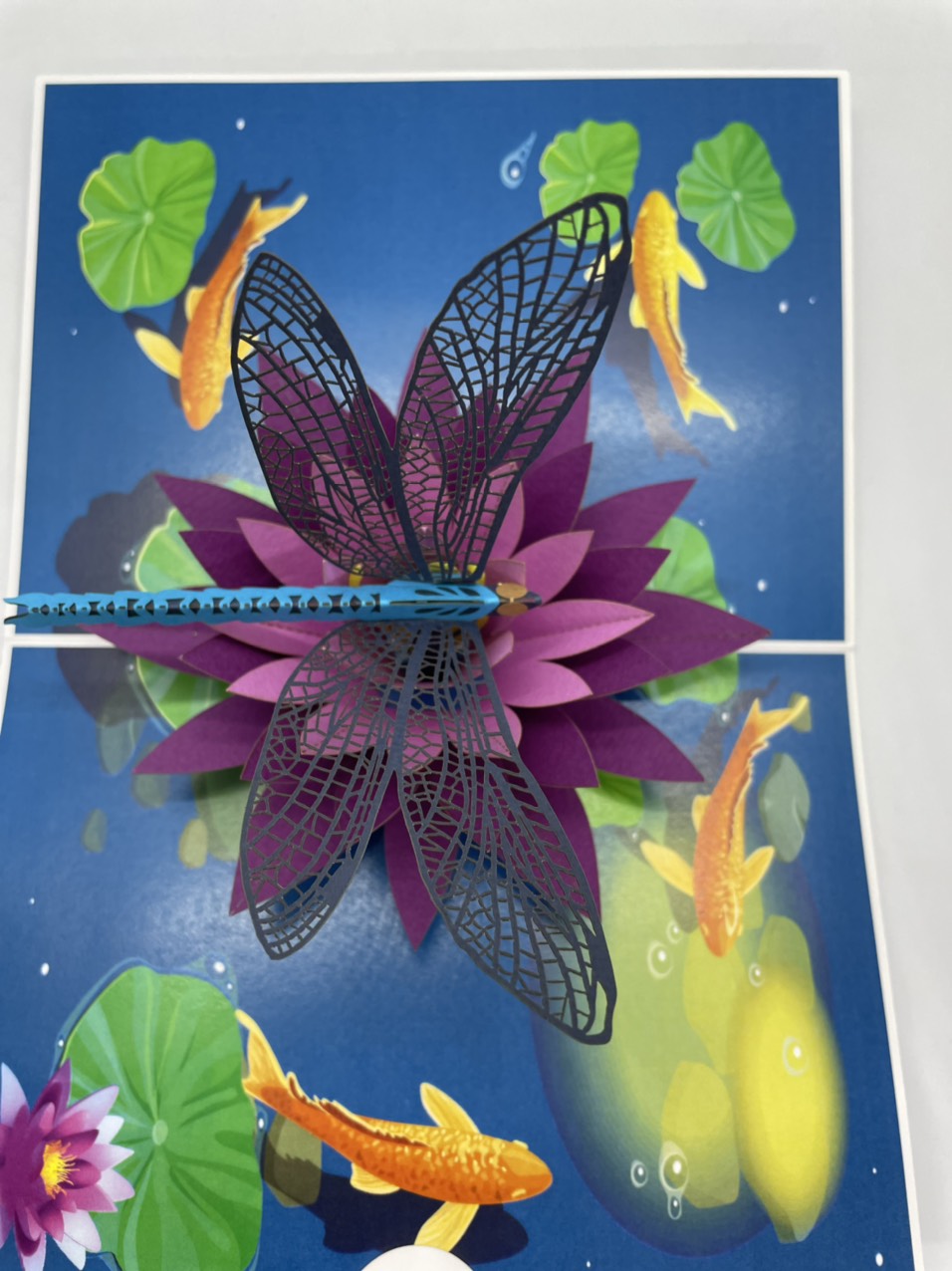 F20 -  Thiệp 3D Chuồn Chuồn &amp; Hoa Súng – Dragonfly on Lotus – Pop Up Card Viethands Giftshop