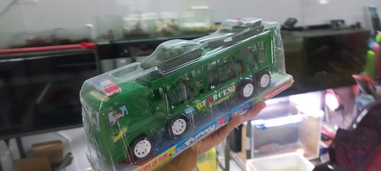 Đồ chơi mô hình xe cont chở xe tăng