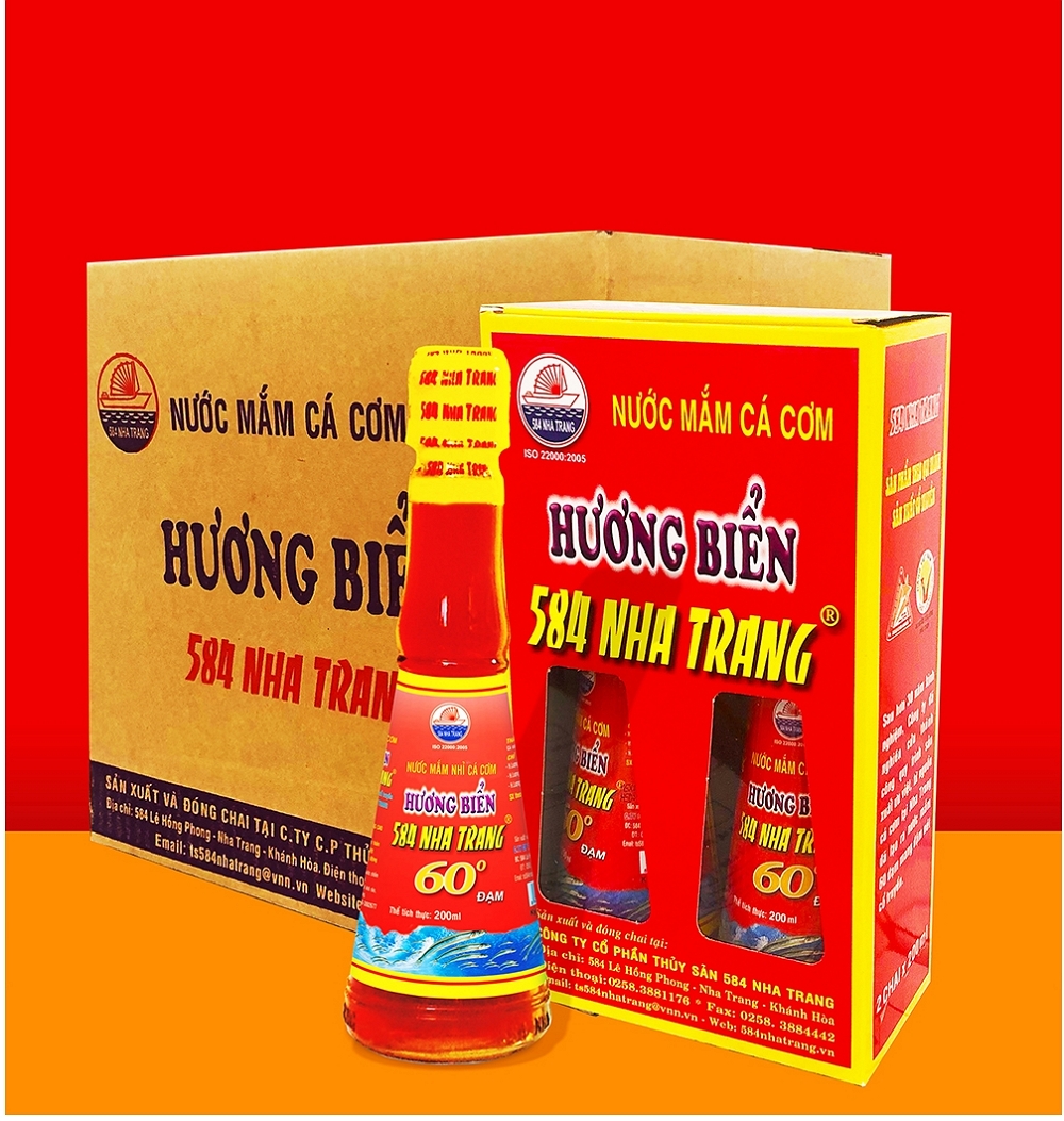 Thùng 12 chai Nước mắm Cá Cơm Cao Cấp 60 ĐỘ ĐẠM, 584 Nha Trang, Chai thủy tinh 200ml, Date luôn mới