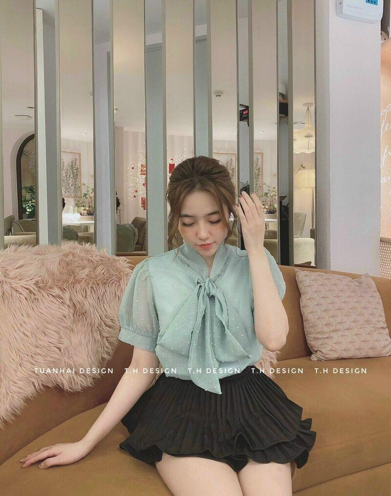 ÁO SƠ MI XỊN ĐẸP Áo sơ mi hoa nổi nơ ngực xinhh hàng hottrend