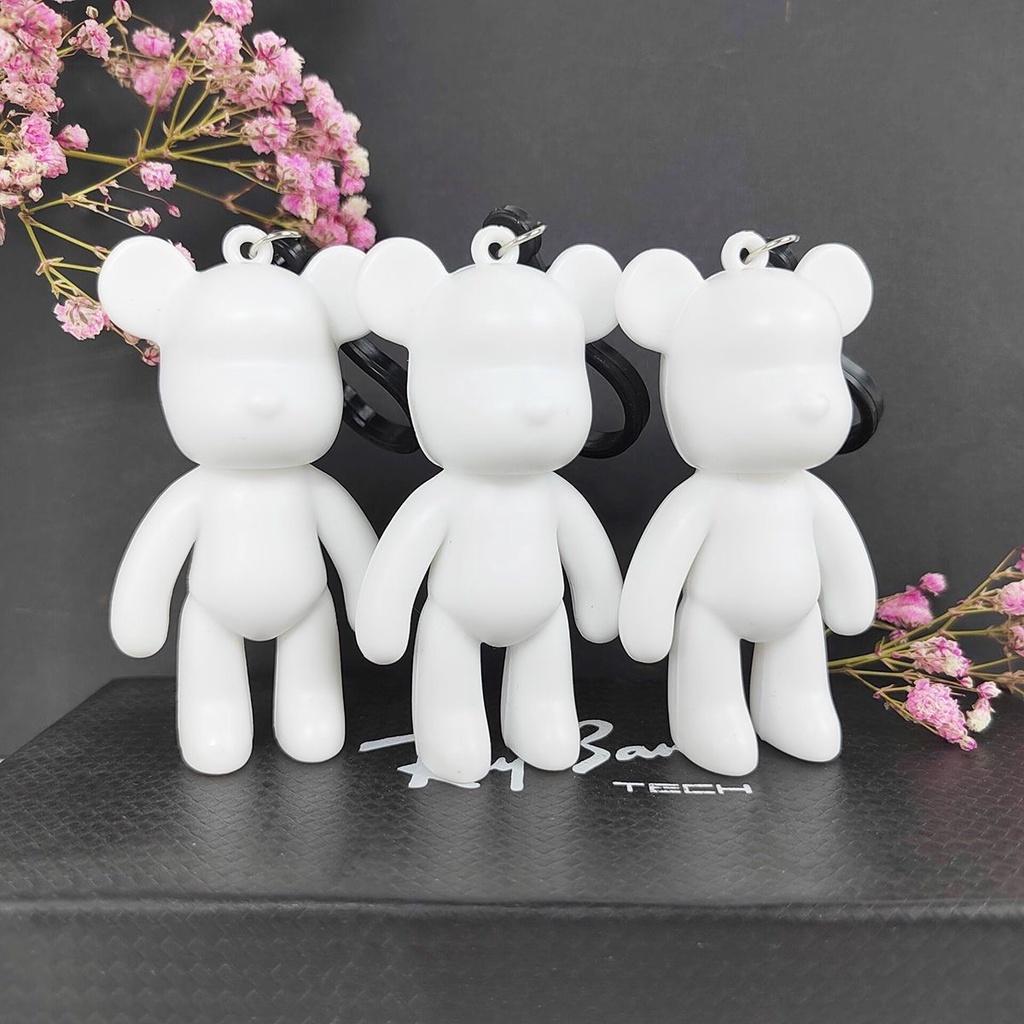 Móc chìa khóa phôi gấu trắng Bearbrick dùng để DIY sơn màu, đổ màu trang trí handmade tự làm