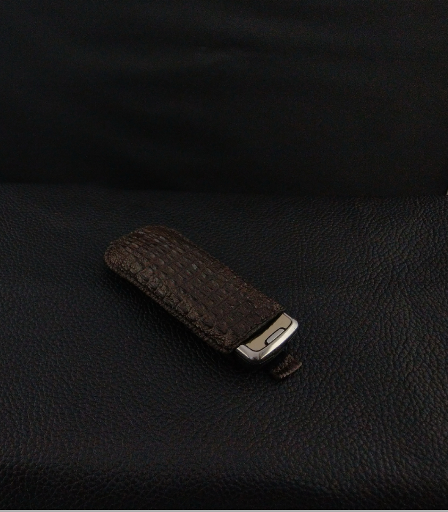 Bao da rút nokia 8800 da cá sấu thật