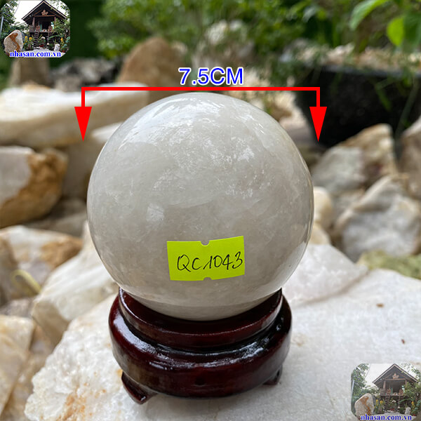 Quả cầu đá thạch anh trắng cho mệnh thủy-7.5cm-0.66kg-QC1043
