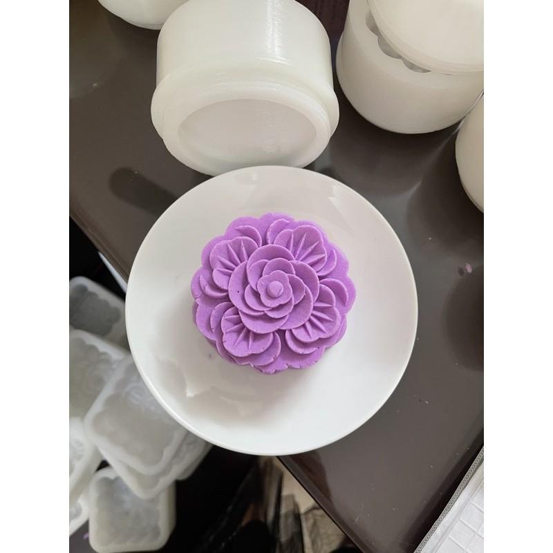 Khuôn cốc hoa hồng giữa 150g và 200g