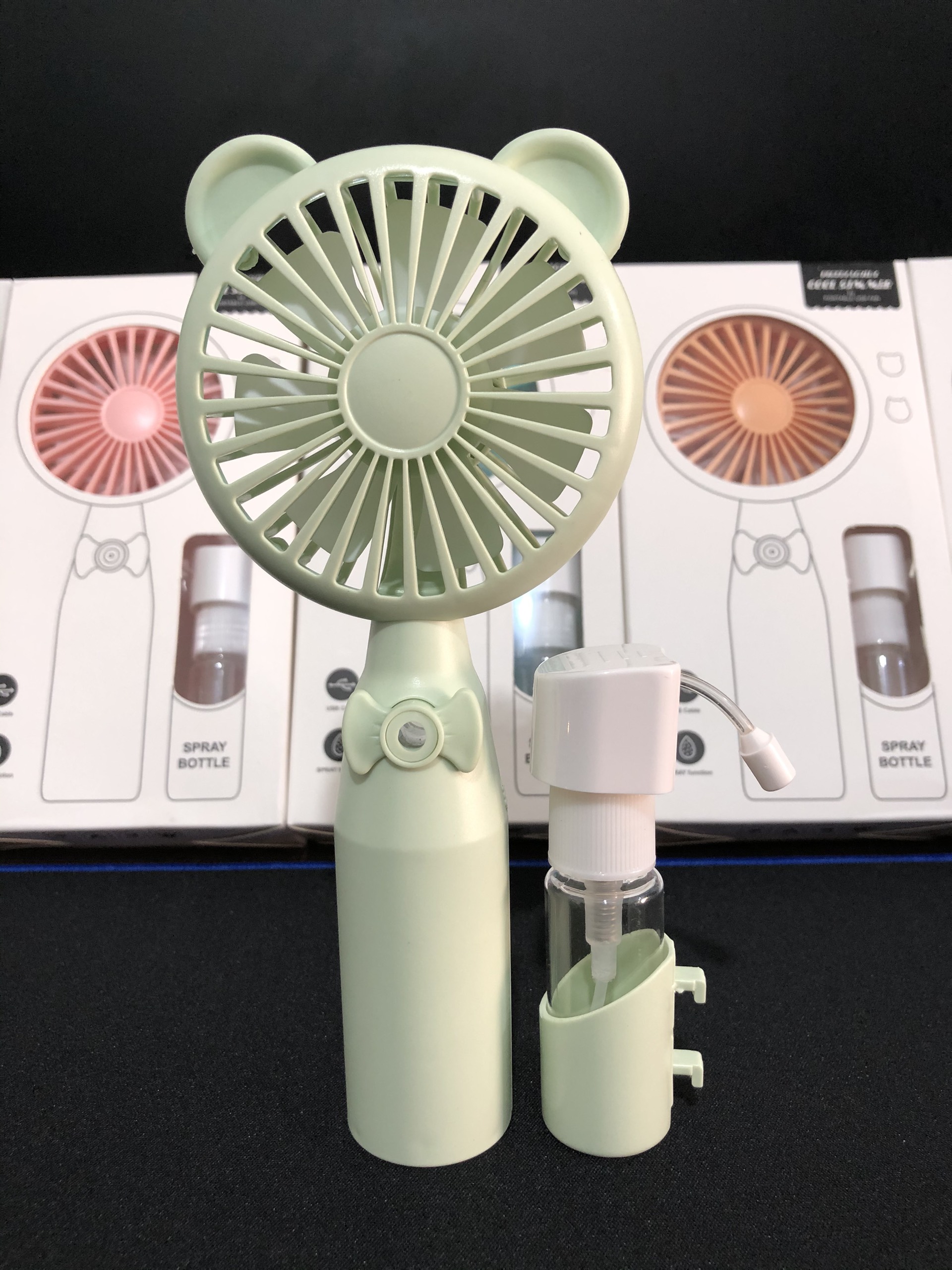 Quạt cầm tay mini kèm bình nước phun sương HN hình tai gấu mẫu mới 2020 - MÀU NGẪU NHIÊN