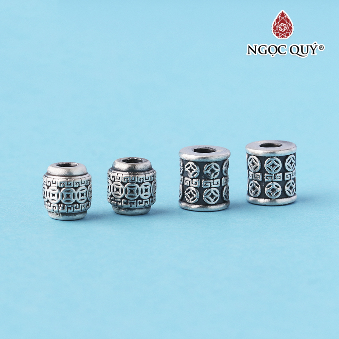 Charm bạc xỏ ngang họa tiết đồng tiền - Ngọc Quý Gemstones
