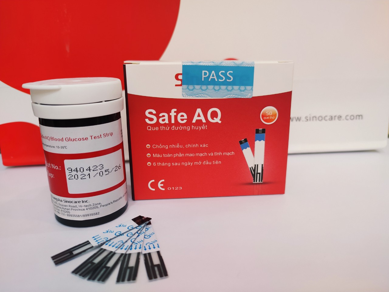 Que Thử Đường Huyết Safe AQ Smart 50 Que Thử + 50 Kim Chích Máu