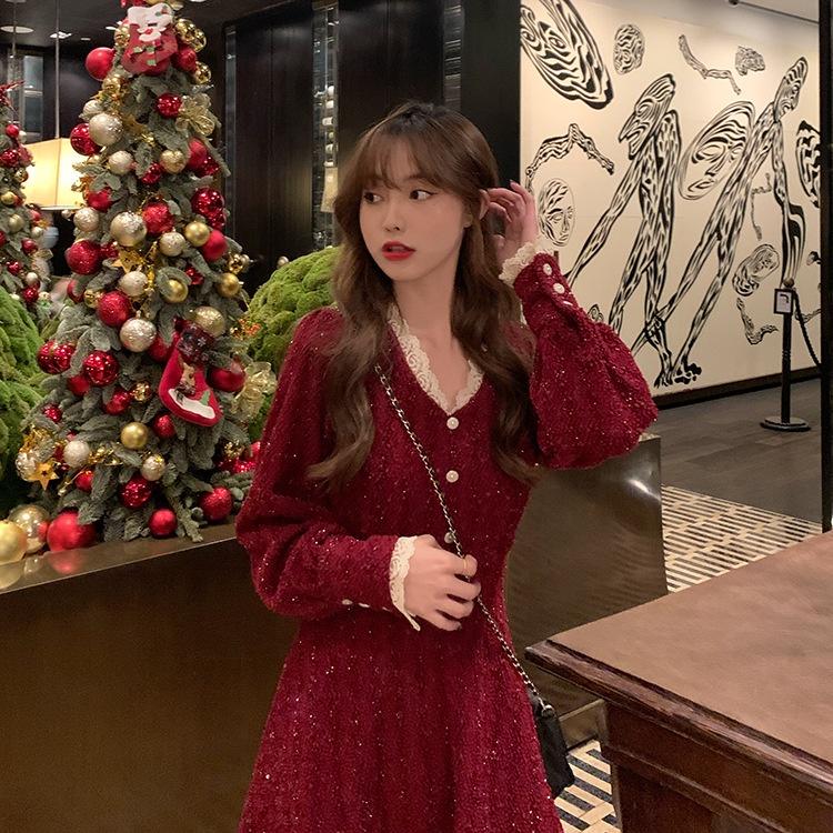 Đầm Váy noel đỏ đô chất dạ kim tuyến lấp lánh phối ren. Đầm Váy Cổ V noel dài tay bồng sang chảnh.