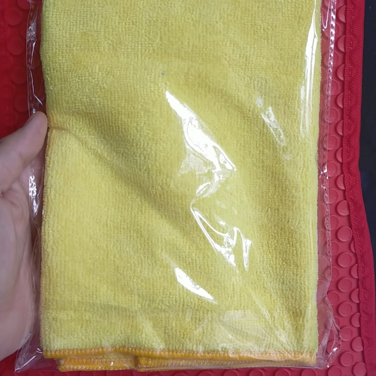 Khăn lau xe chuyên dụng microfiber 35cm x 40cm KL02 ( màu vàng )