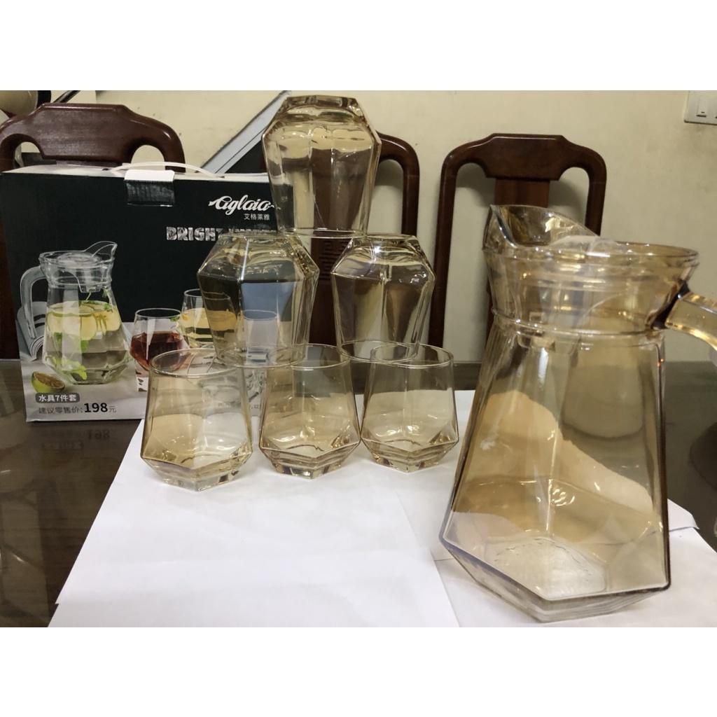 Bộ bình và 6 cốc thủy tinh màu vàng sang trọng