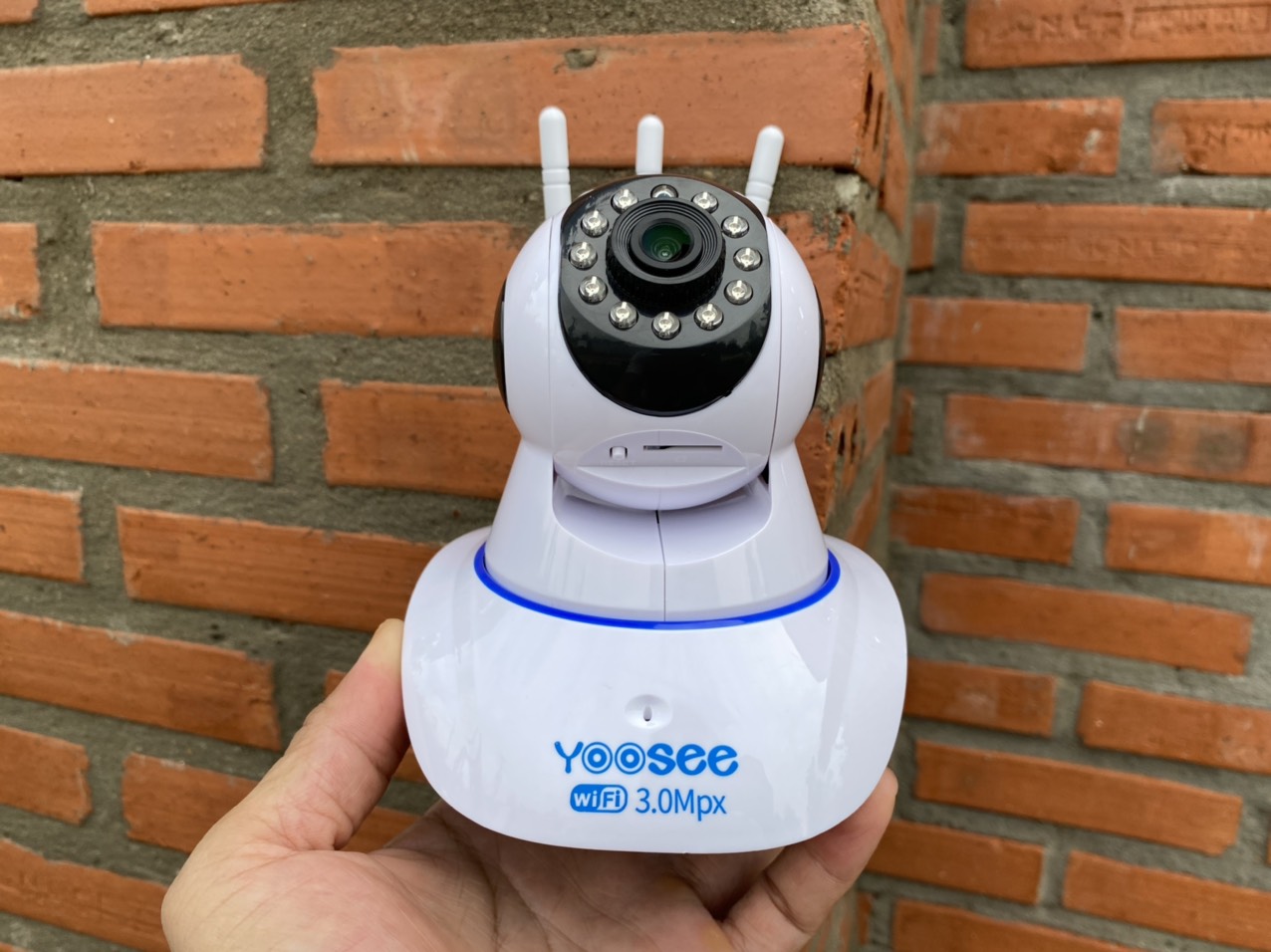 CAMERA YOOSEE 3.0 ,KÈM THẺ NHỚ 64G .HÀNG CHÍNH HÃNG