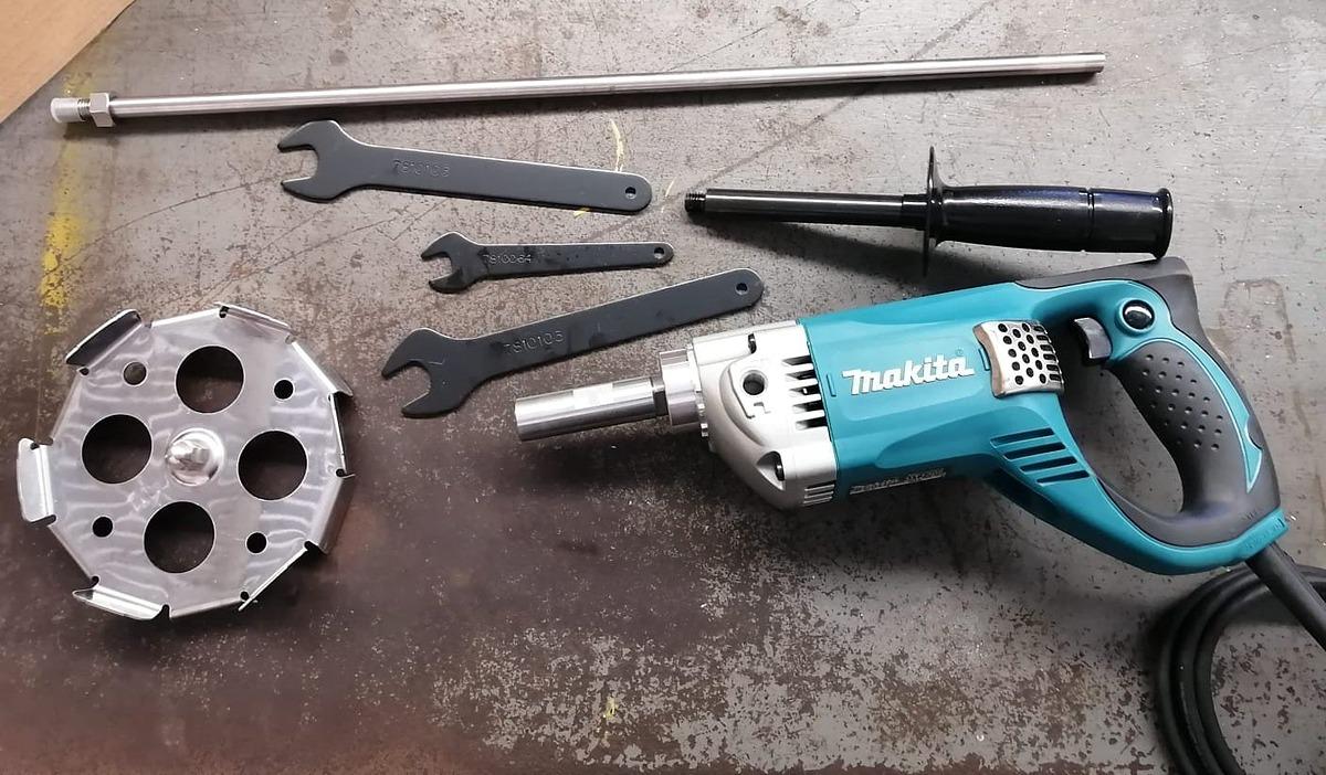 MÁY TRỘN SƠN 850W 165MM MAKITA UT1305 - HÀNG CHÍNH HÃNG