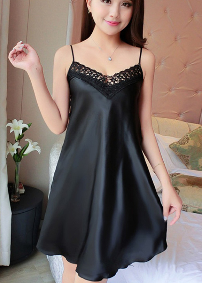 Đầm ngủ phi lụa phối cổ ren