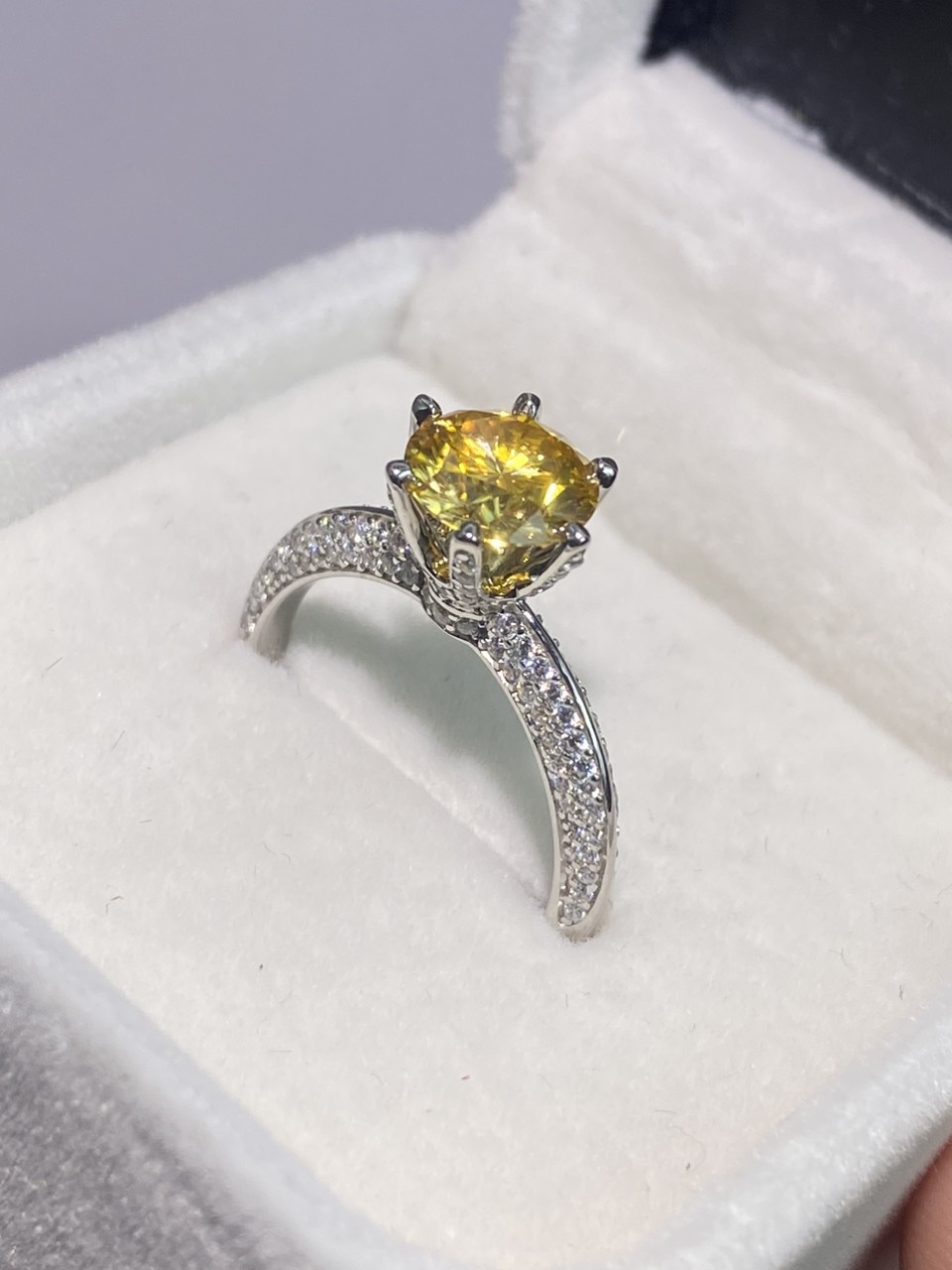 Phụ kiện đeo ngón tay Bạc 925 xi Kim viên chủ Kim Cương nhân tạo Moissanite Vàng hạt 1.5carat (7.5mm) -  R15.13