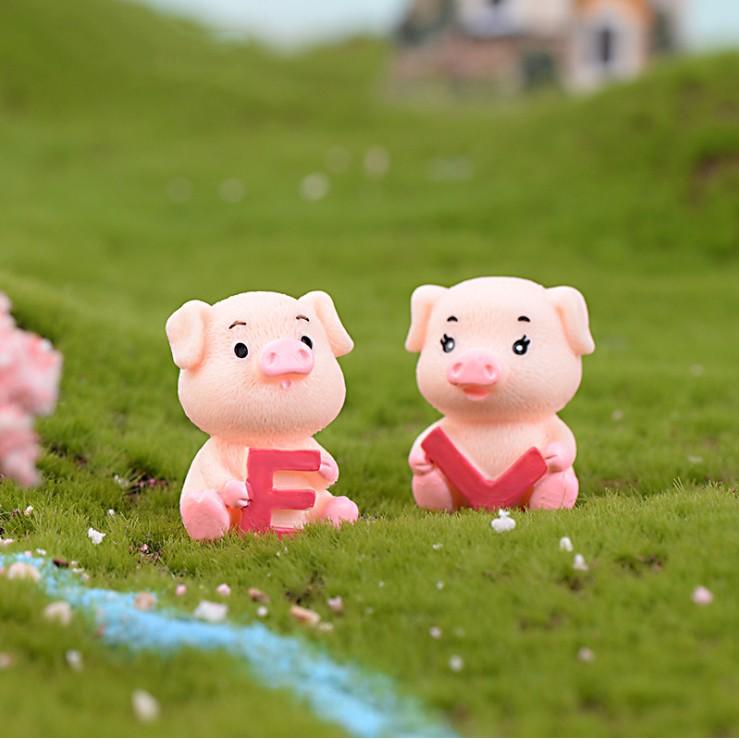 KHO-HN * Bộ lợn hồng ôm chữ LOVE dễ thương cho các bạn trang trí tiểu cảnh, terrarium, DIY